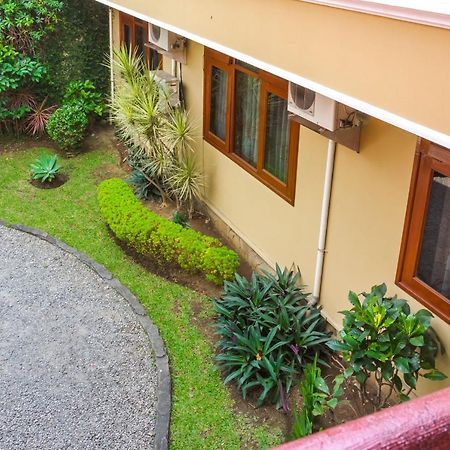 Reddoorz Plus Near Brawijaya Museum Malang Eksteriør billede